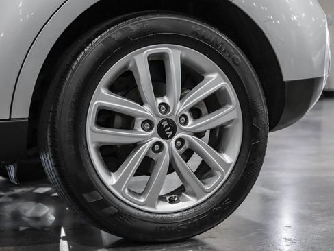 Used 2019 Kia Soul + FWD image 54