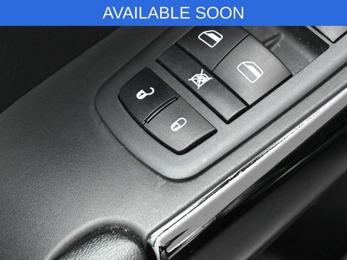 Used 2021 Jeep Cherokee Latitude Plus AWD/4WD image 14