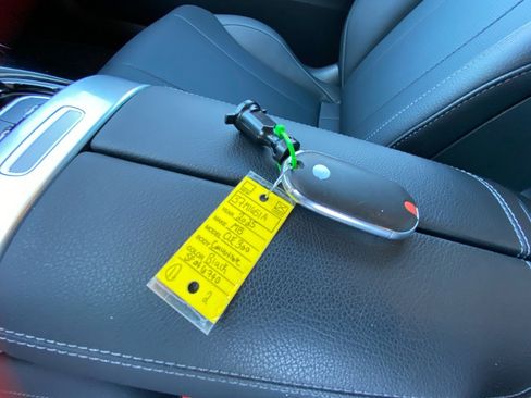 Used 2025 Mercedes-Benz CLE 300 4MATIC Cabriolet image 34