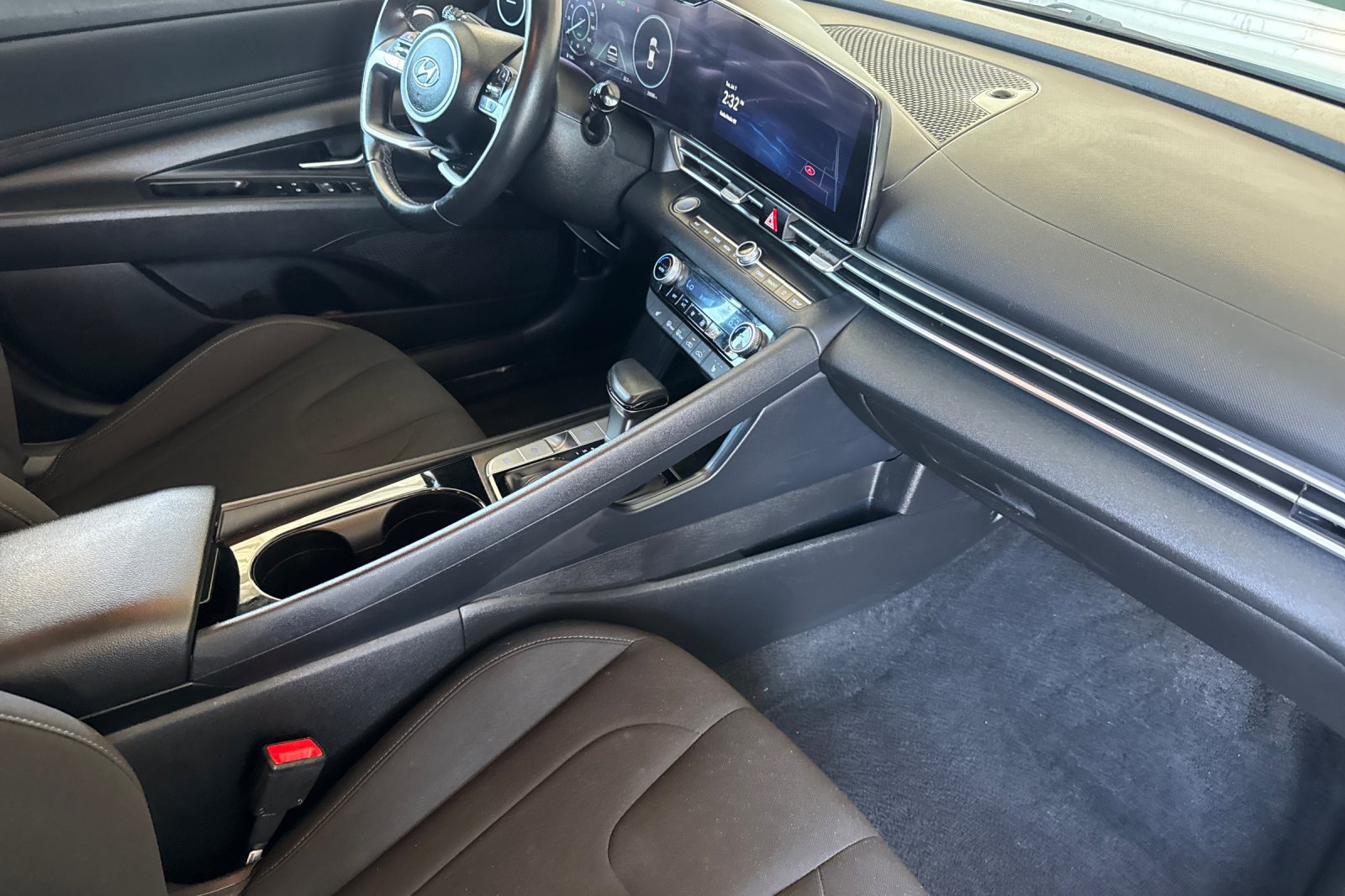Used 2023 Hyundai Elantra SEL w/ Convenience Package FWD image 18
