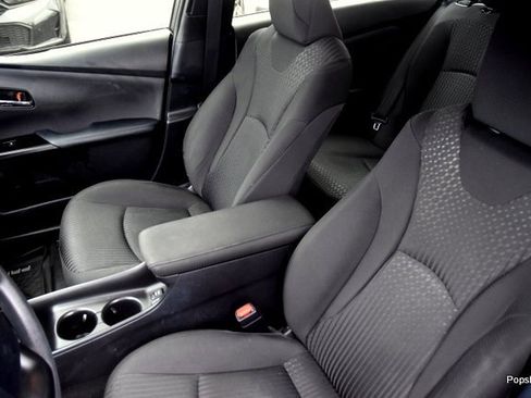 Used 2016 Toyota Prius Two image 9