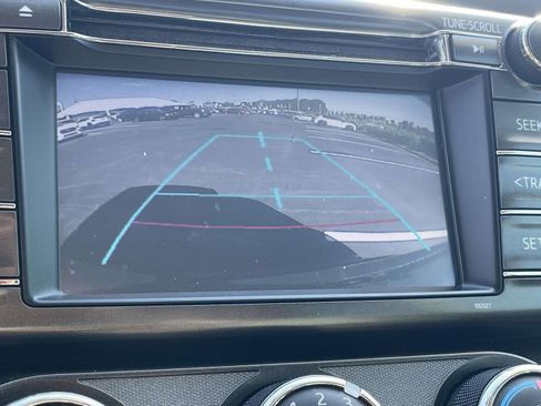 Used 2014 Toyota RAV4 LE FWD image 26