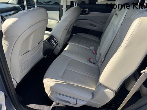Used 2023 Kia Sorento S FWD image 12