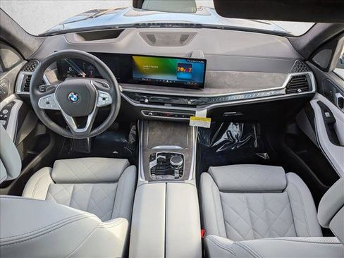 Used 2026 BMW X7 xDrive40i image 18