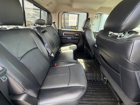 Used 2019 RAM 1500 Laramie AWD/4WD image 16
