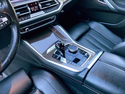 Used 2022 BMW X6 xDrive40i w/ Climate Comfort Package image 17