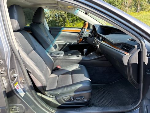 Used 2013 Lexus ES 300h w/ Premium Pkg FWD image 28