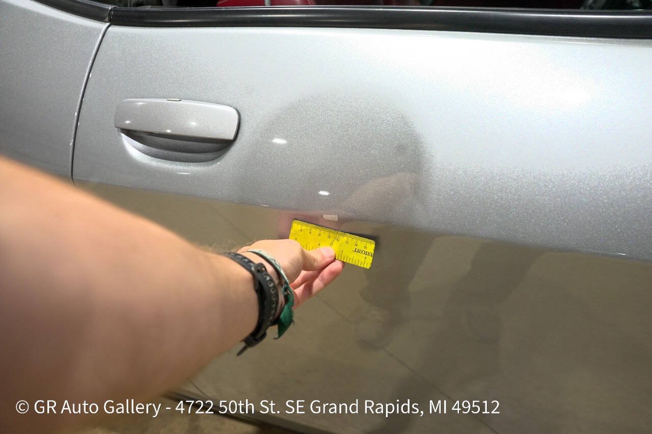 Used 2013 Dodge Challenger SRT8 w/ Harman Kardon Audio Group RWD image 39