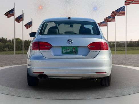 Used 2011 Volkswagen Jetta SE image 7