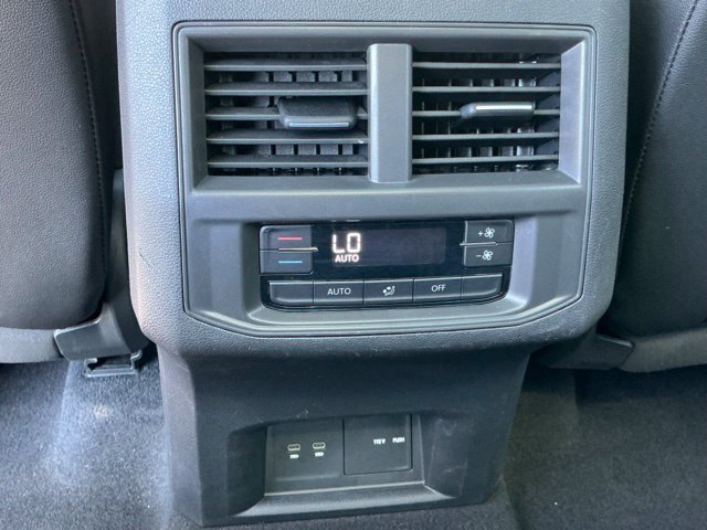 Certified 2023 Volkswagen Atlas SEL R-Line AWD/4WD image 17