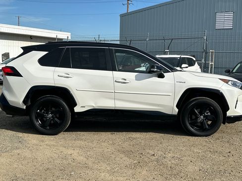 Used 2021 Toyota RAV4 XSE AWD/4WD image 3