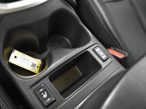 Used 2016 Nissan Rogue SL image 19