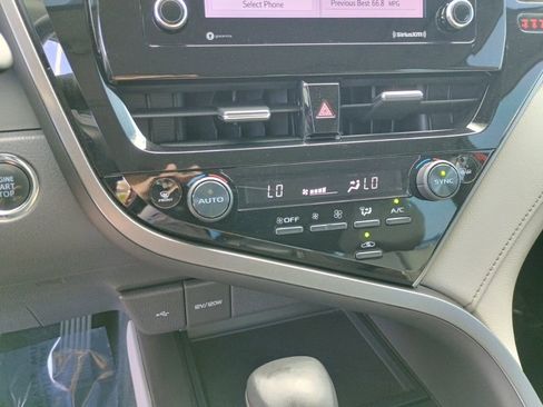 Used 2022 Toyota Camry SE w/ Convenience Package image 31