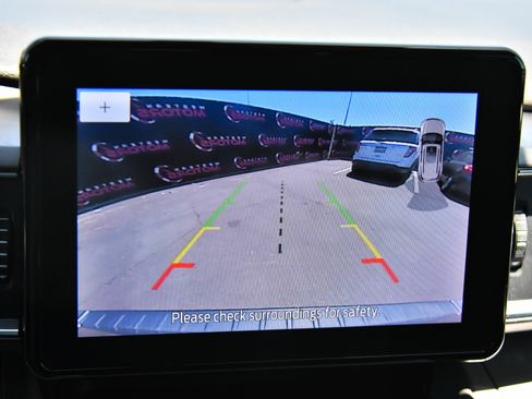 Used 2023 Ford Explorer XLT w/ Equipment Group 202A RWD image 18