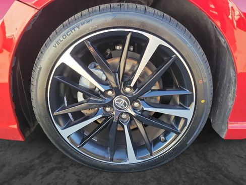 Used 2019 Toyota Camry XSE image 5