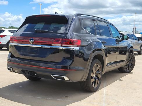 Used 2024 Volkswagen Atlas SE FWD image 6
