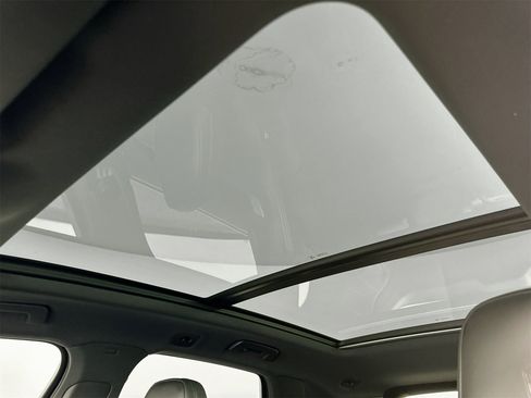 Certified 2025 Porsche Cayenne image 36