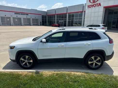Used 2019 Jeep Cherokee Limited AWD/4WD image 7