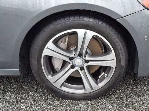 Used 2017 Mercedes-Benz E 300 4MATIC image 8