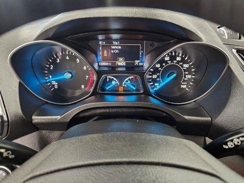 Used 2018 Ford Escape SE w/ Ford Safe & Smart Package FWD image 18