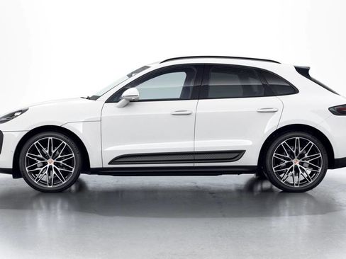 New 2026 Porsche Macan image 2