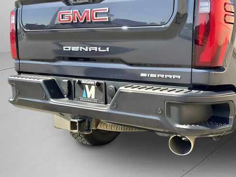 Used 2024 GMC Sierra 2500 Denali w/ Technology Package image 5