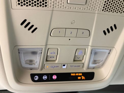 Used 2021 Cadillac XT6 Premium Luxury image 36