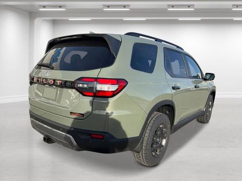 New 2026 Honda Pilot TrailSport image 3