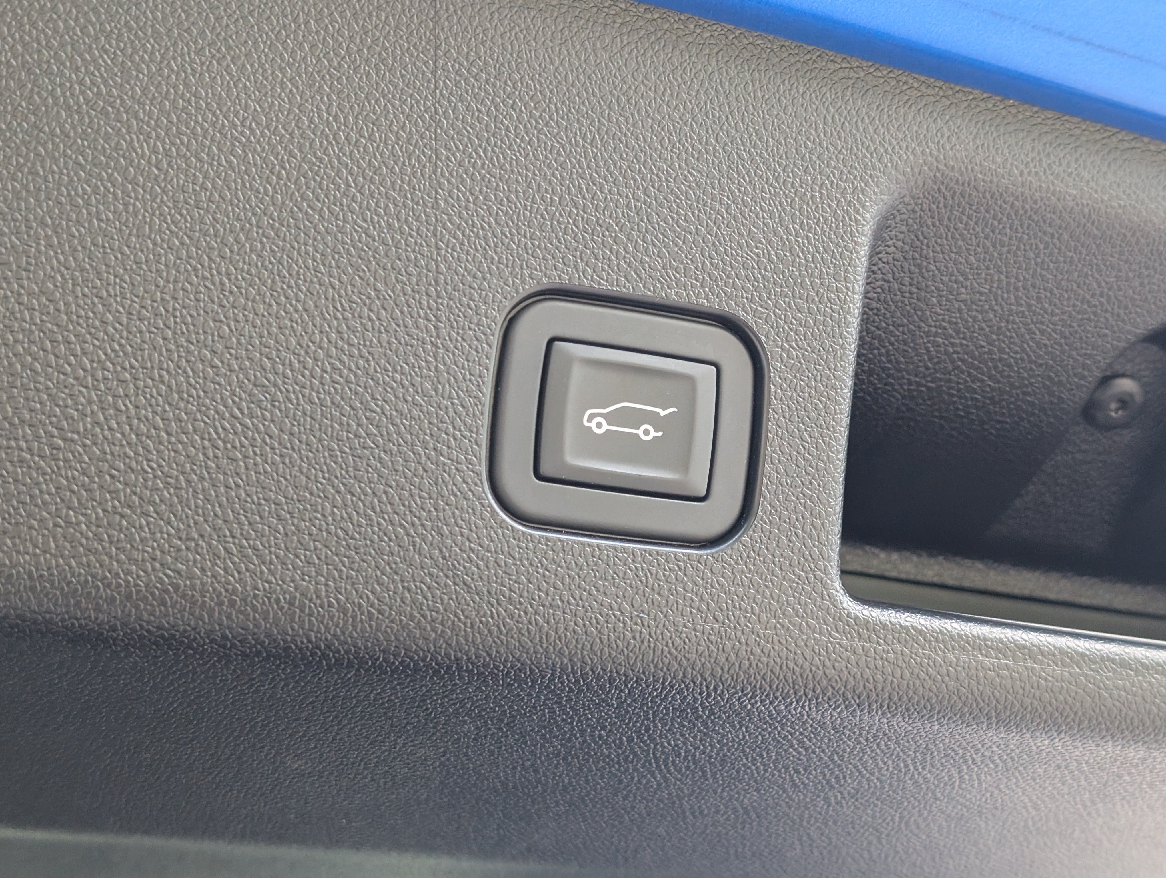 Used 2025 Chevrolet Equinox EV LT w/ Convenience Package II FWD image 19