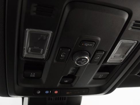 Used 2025 Chevrolet Suburban High Country image 40