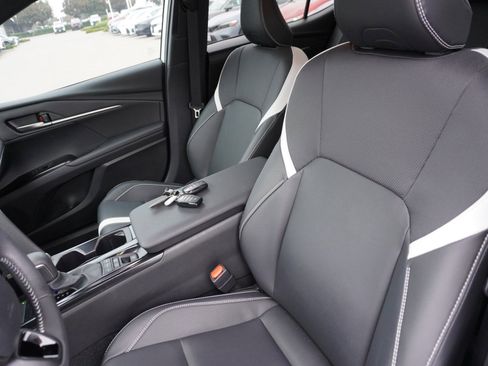 Used 2025 Toyota Camry SE image 21