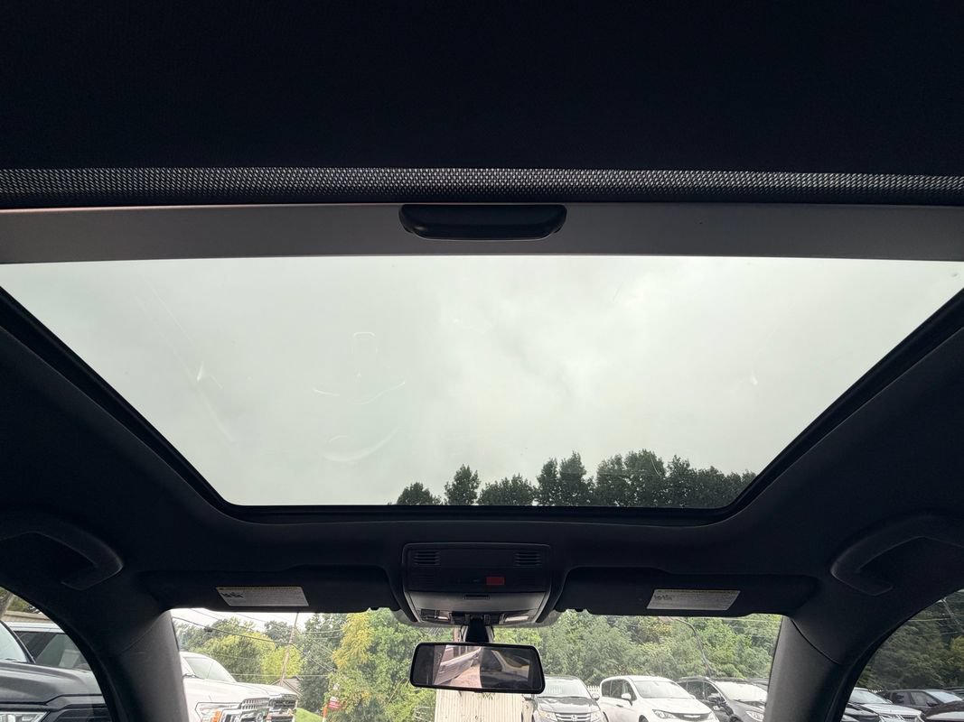 Used 2017 Volkswagen GTI SE FWD image 22