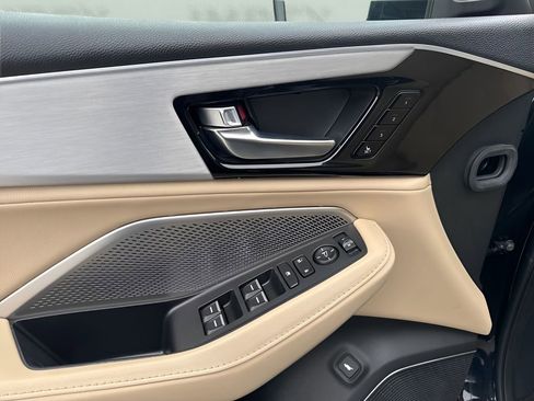 Used 2023 Acura MDX SH-AWD image 28