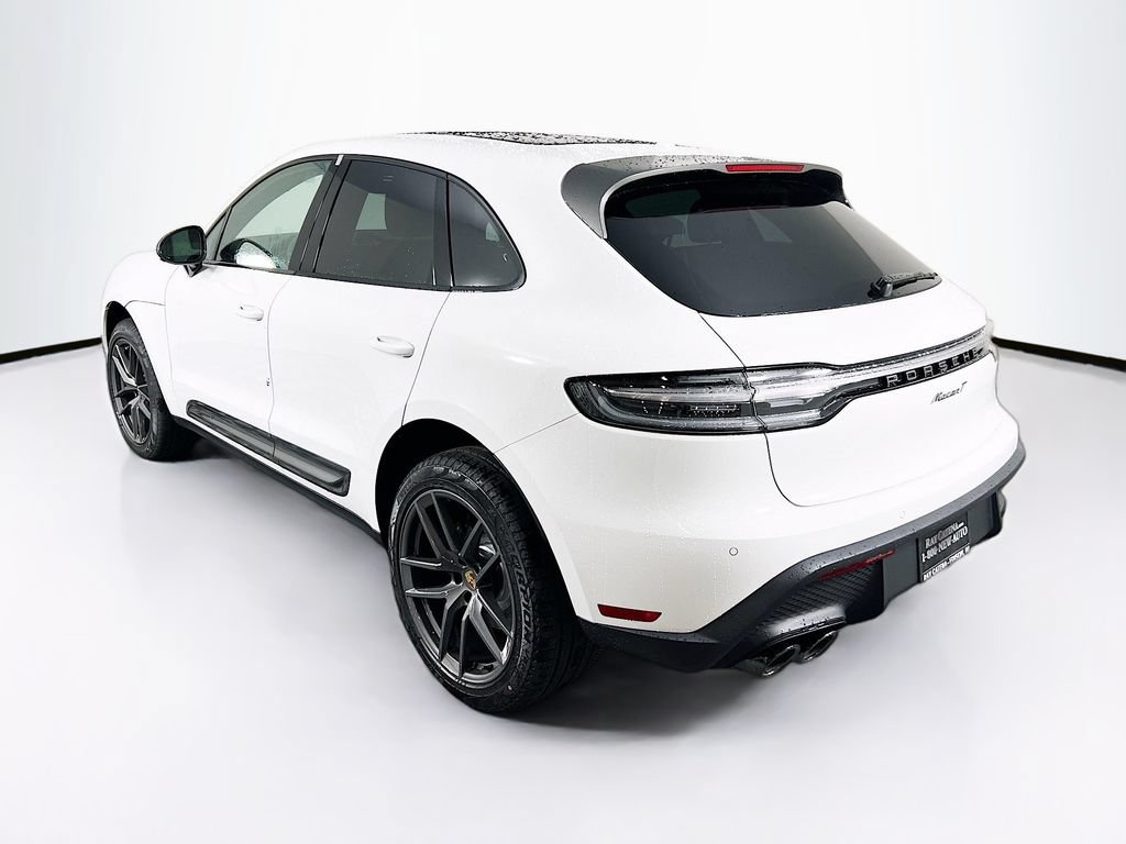 Certified 2026 Porsche Macan AWD/4WD image 3