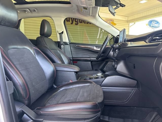 Used 2022 Ford Escape SEL w/ SEL Stealth AWD Package image 24