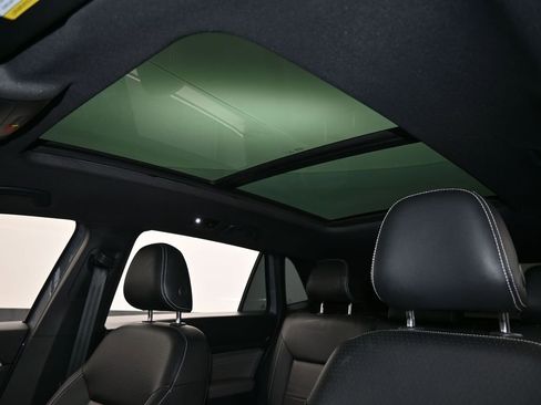 Used 2022 Volkswagen Atlas Cross Sport SEL R-Line image 33