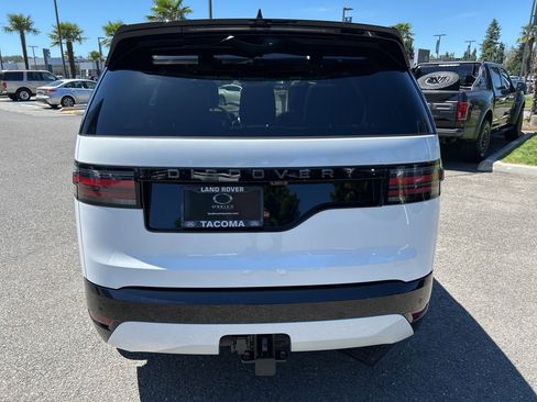 New 2025 Land Rover Discovery Dynamic SE image 6