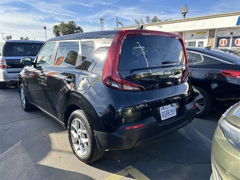 Used 2021 Kia Soul S FWD image 11