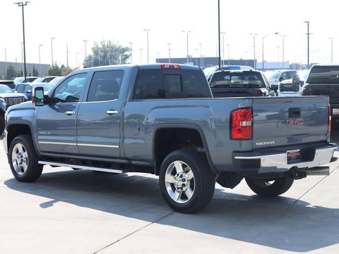 Used 2016 GMC Sierra 2500 SLT w/ Duramax Plus Package AWD/4WD image 4
