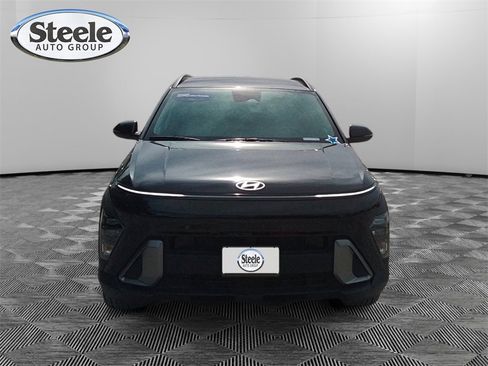 Certified 2025 Hyundai Kona SEL image 8
