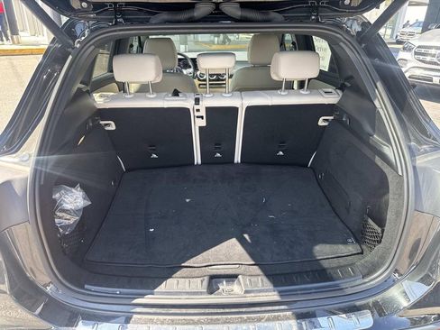 Used 2025 Mercedes-Benz GLA 250 image 8