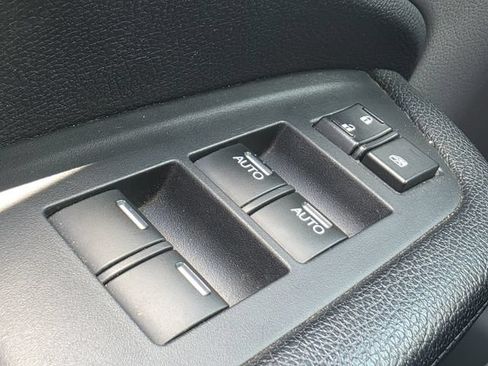 Used 2017 Honda Pilot Touring image 15