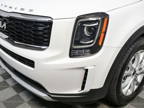 Used 2022 Kia Telluride LX AWD/4WD image 34