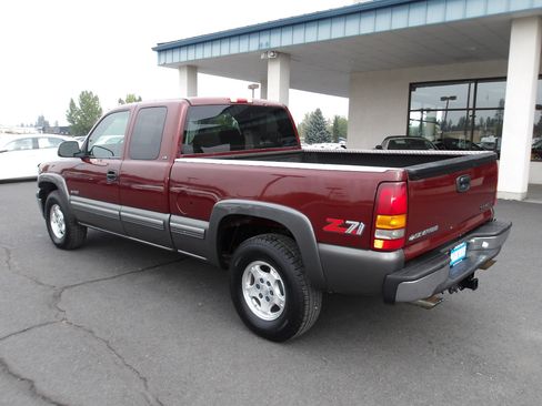 Used 2000 Chevrolet Silverado 1500 LS image 3
