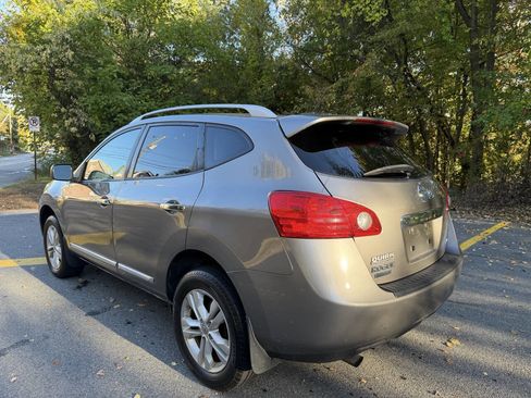Used 2015 Nissan Rogue S w/ Convenience Package image 4