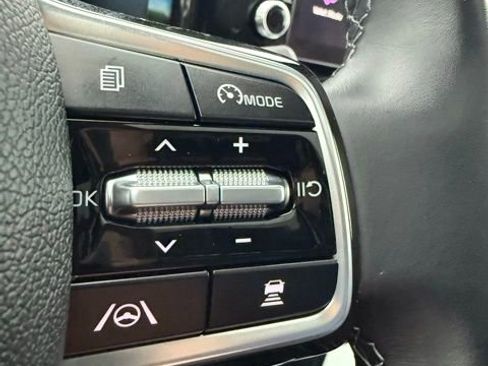 Used 2023 Kia Sorento SX image 37