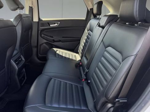 Used 2024 Ford Edge SEL AWD/4WD image 9