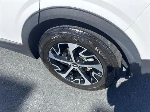 Certified 2024 Kia Sportage EX FWD image 8