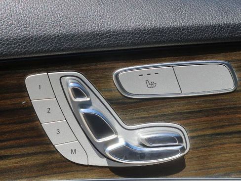Used 2018 Mercedes-Benz C 300 Sedan w/ Premium Package image 9