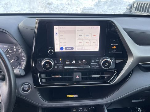 Certified 2023 Toyota Highlander XLE image 25